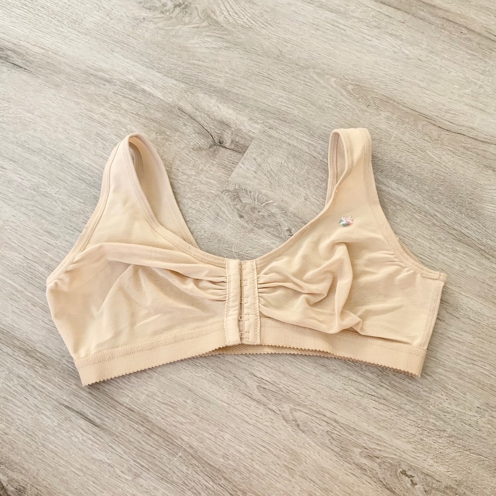 Nude surgical front clip bra size S
